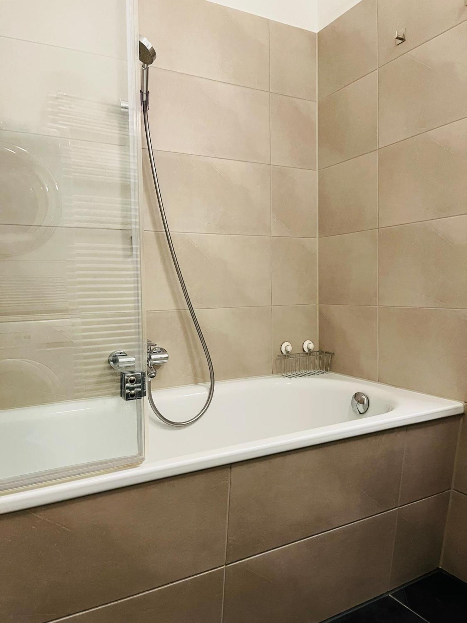 Modern Apartment In Mitte Берлин Экстерьер фото