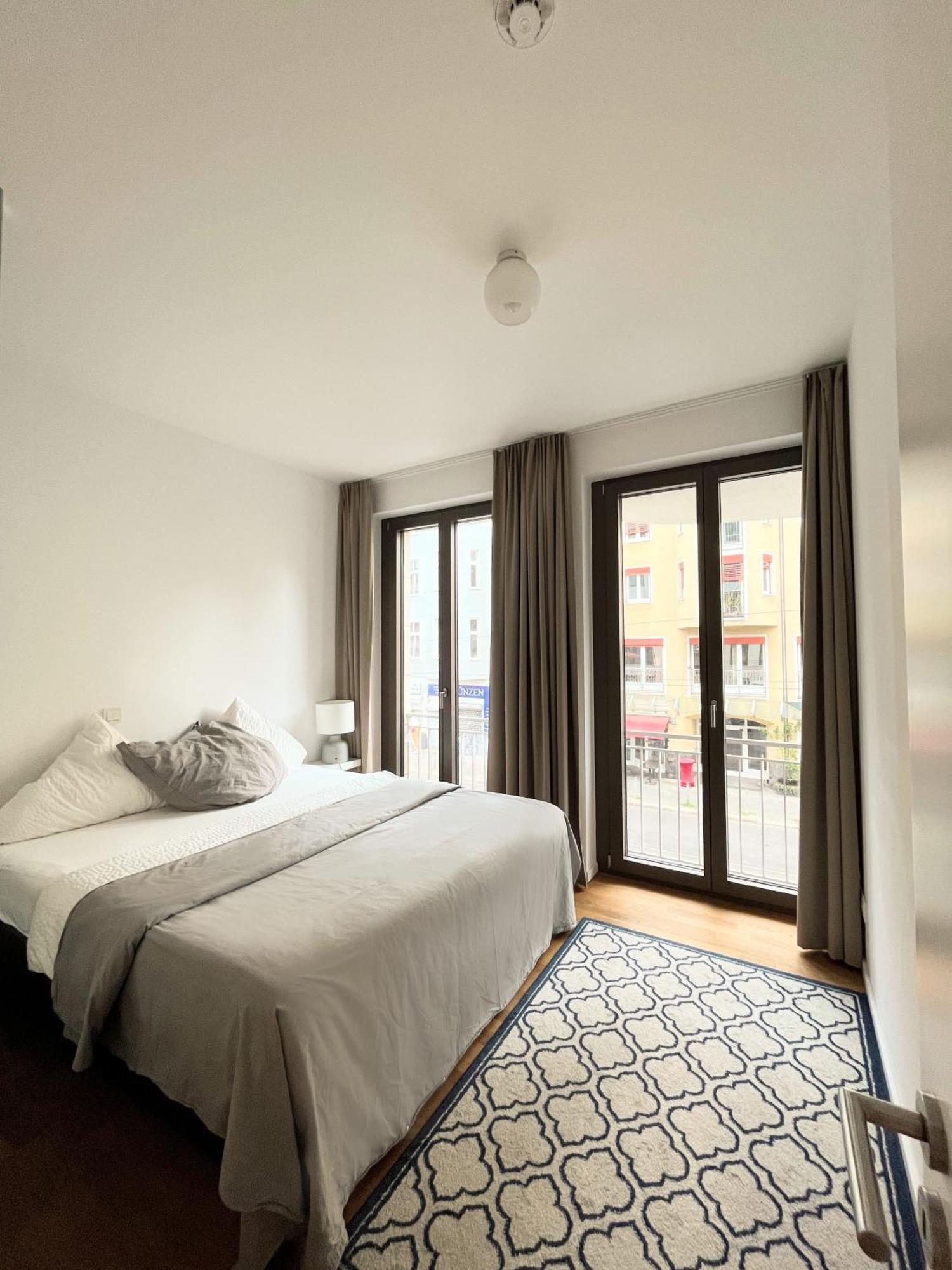 Modern Apartment In Mitte Берлин Экстерьер фото